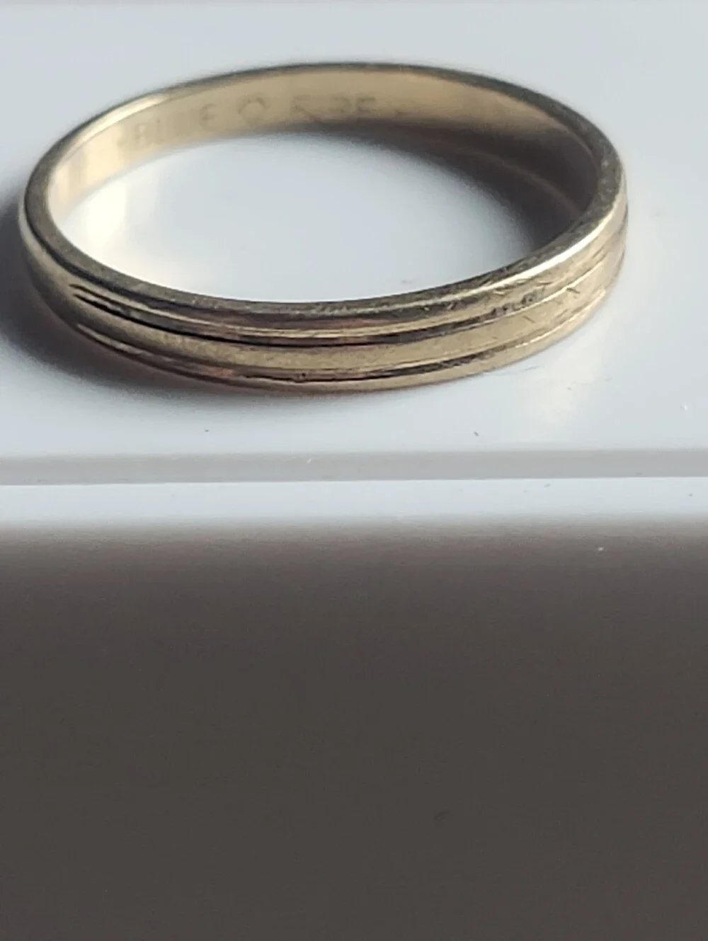 Blue Fire 14K Gold  Band Ring - Size 5.5